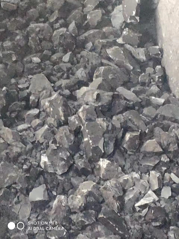 智能分选后的矸石堆。.png